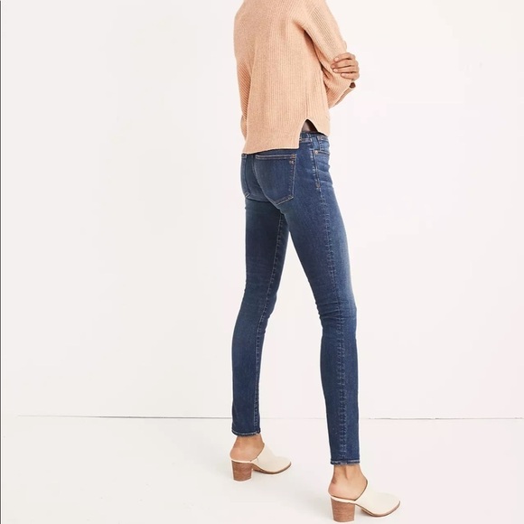 Madewell 8” Skinny Jeans in Ames Wash - Picture 3 of 9